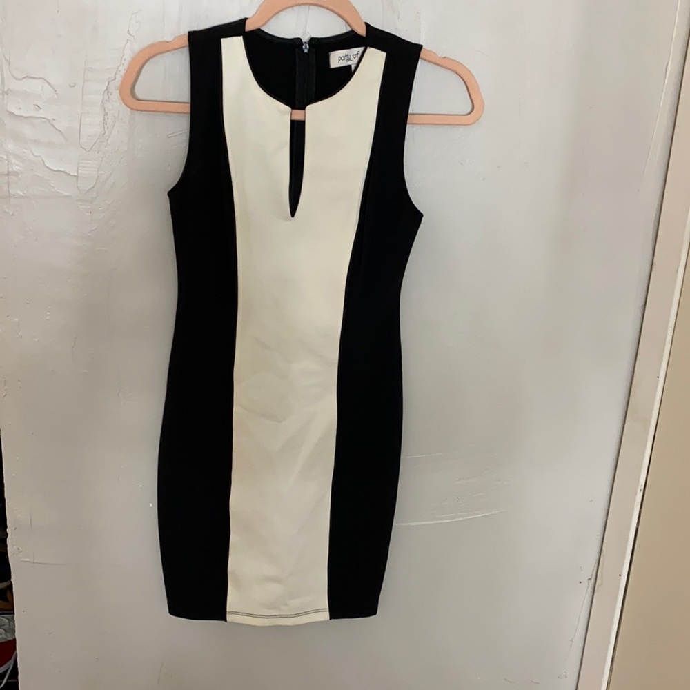 XS black and white dress